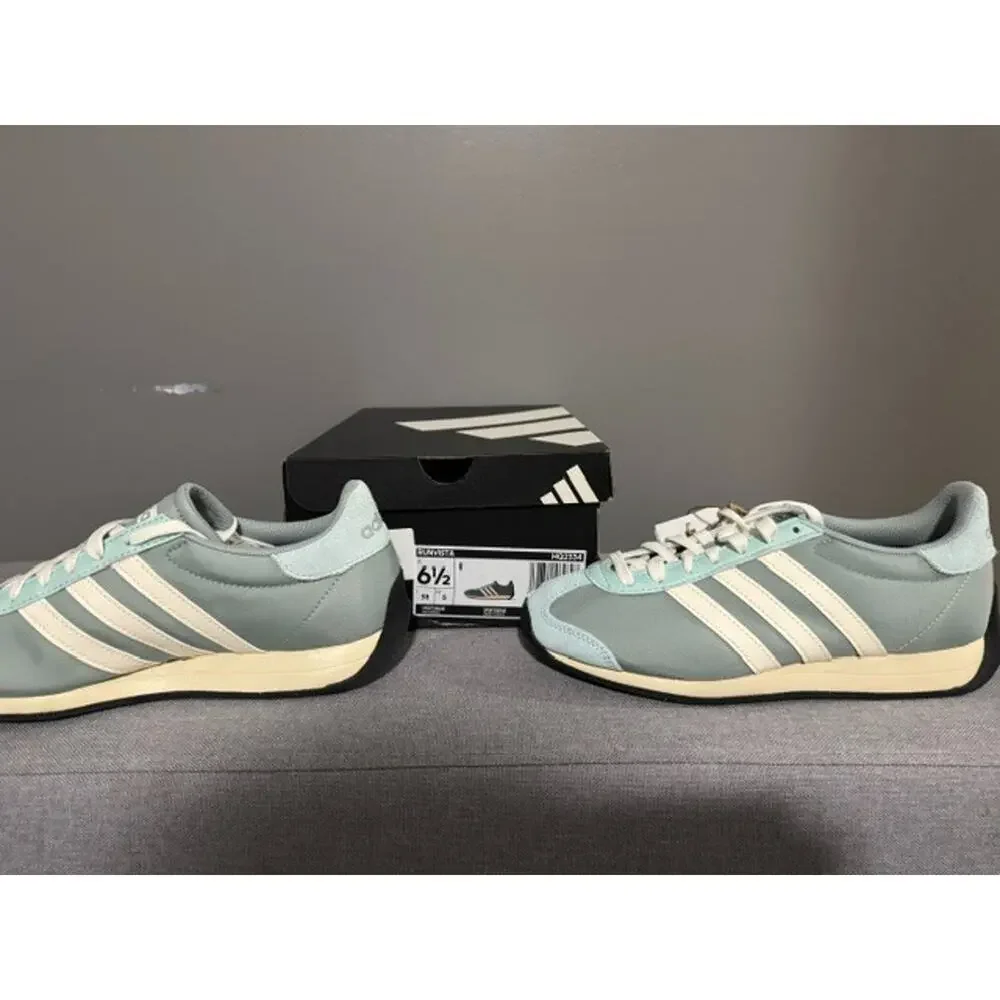 New in Box Adidas Runvista Women’s Sage Green Cream, Cloudfoam comfort #254